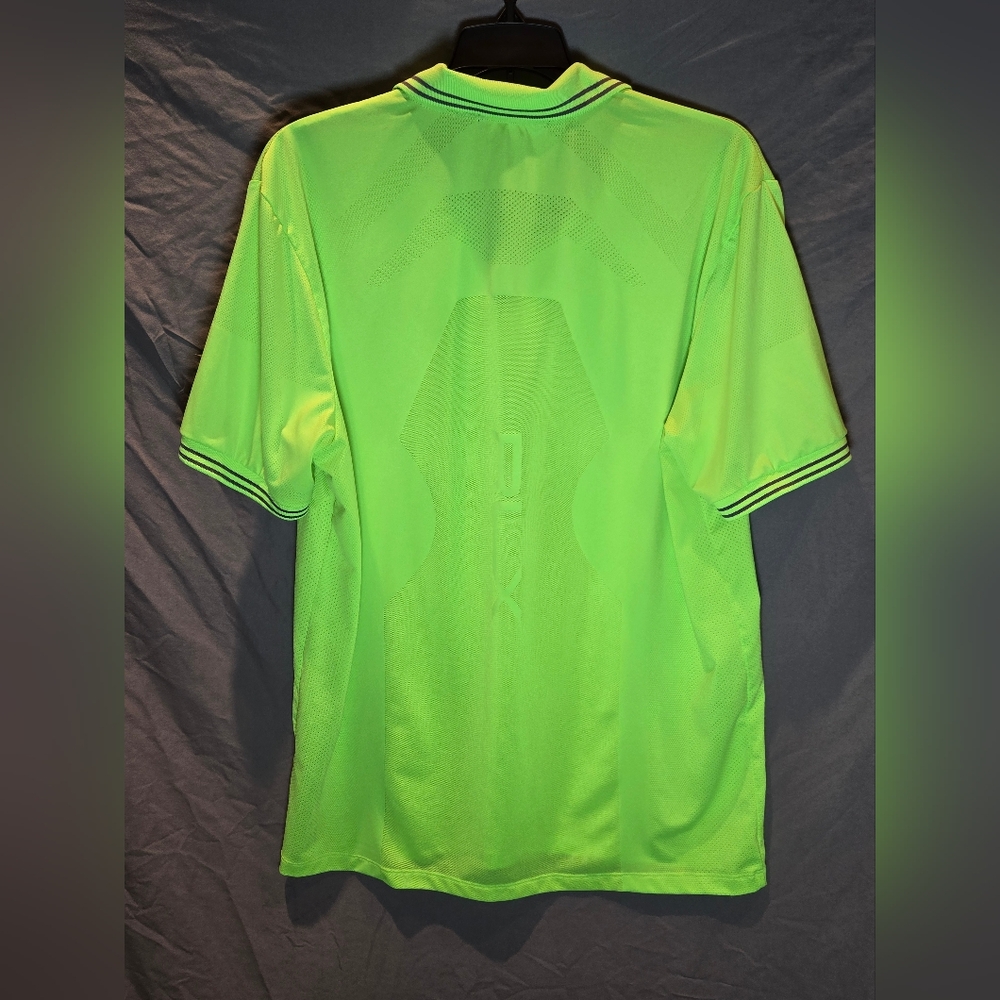 Men's Neon‎ Green Polo Shirt - Picture 2 of 5